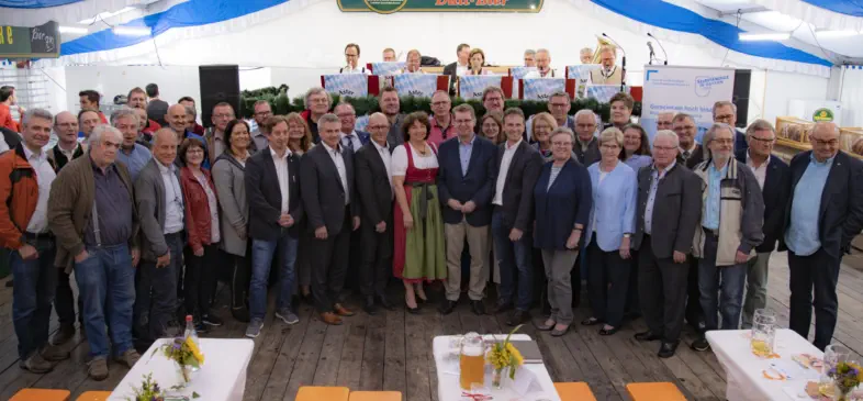 Gruppenfoto der Veranstalter mit Gastredner Ralf Stegner